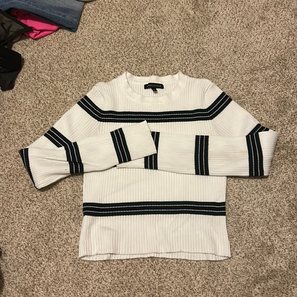 cutest kendall & kylie striped top! barely worn, L but fits like a S